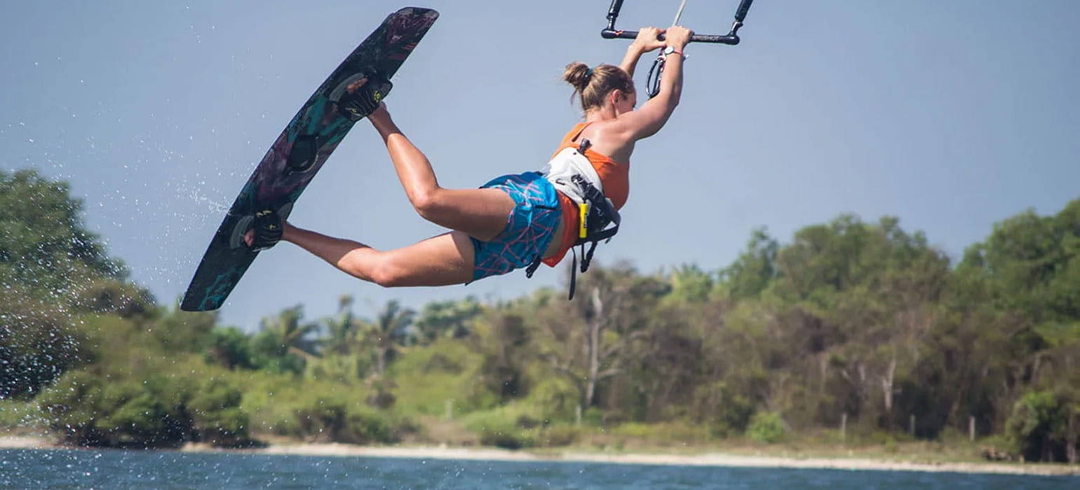 Kitesurfing photo 1